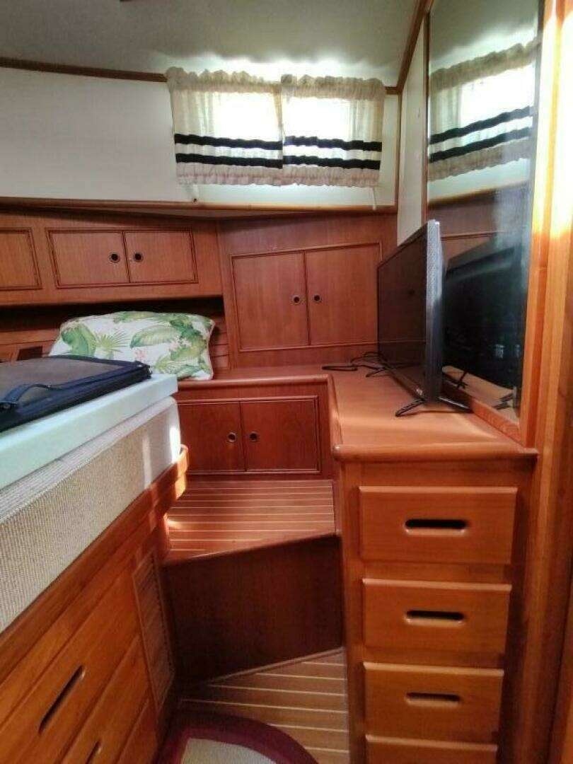 Summersalts 40ft Grand Banks Yacht For Sale Summersalts 40ft Grand Banks Yacht For Sale