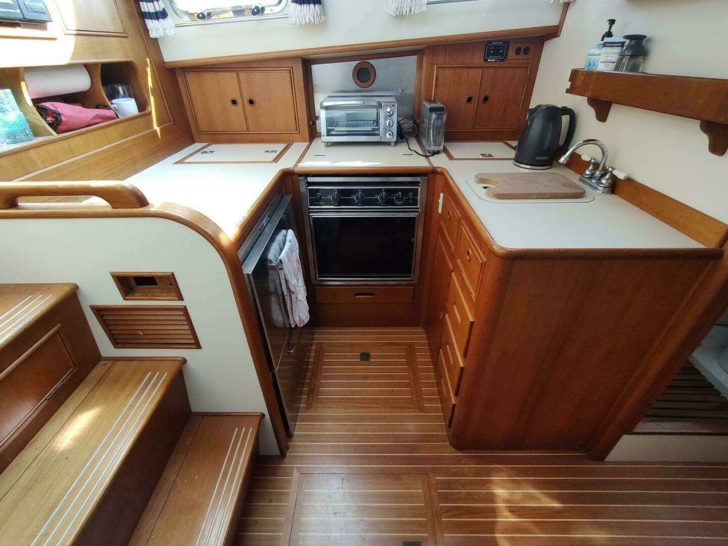 Summersalts 40ft Grand Banks Yacht For Sale Summersalts 40ft Grand Banks Yacht For Sale