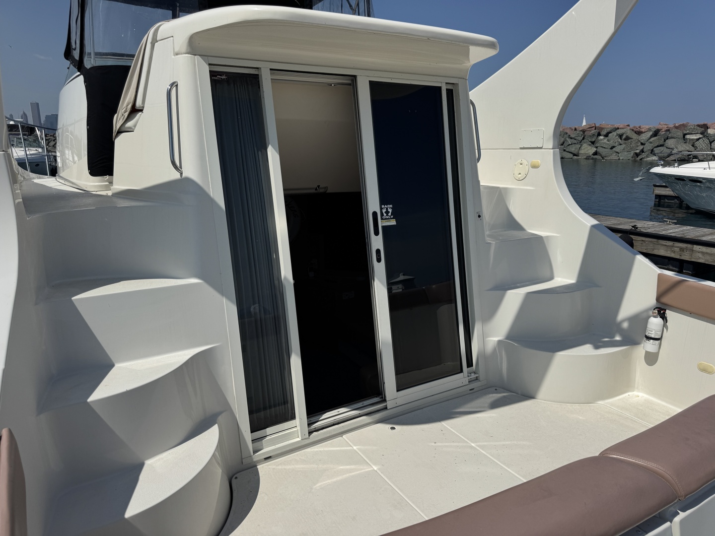 1998 Carver 35 Mariner