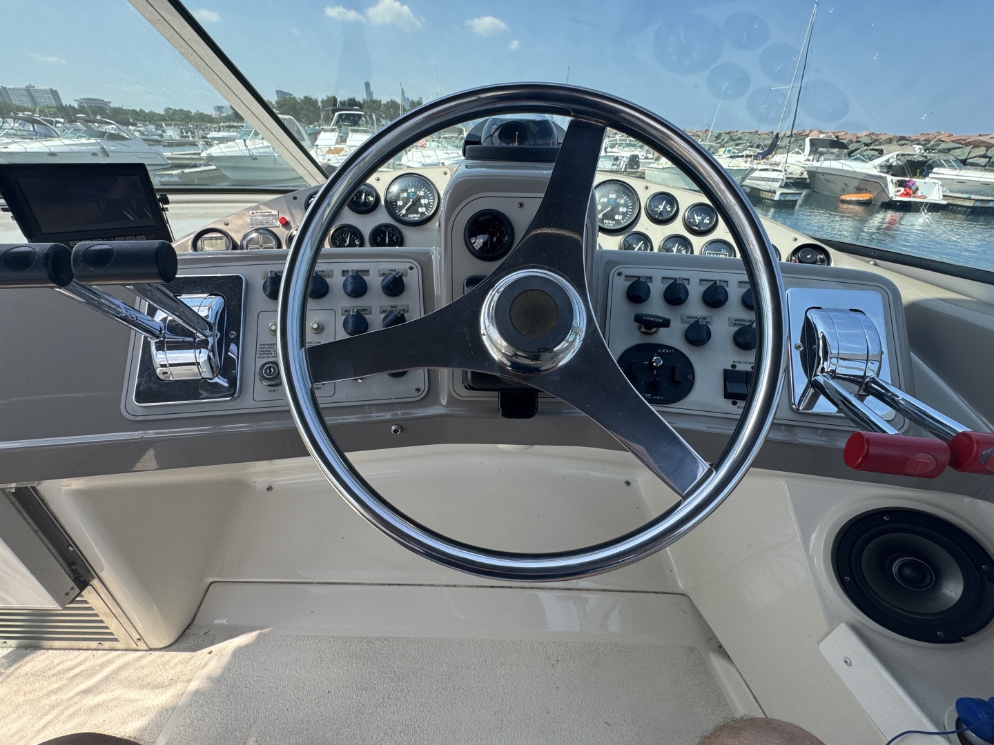 1998 Carver 35 Mariner