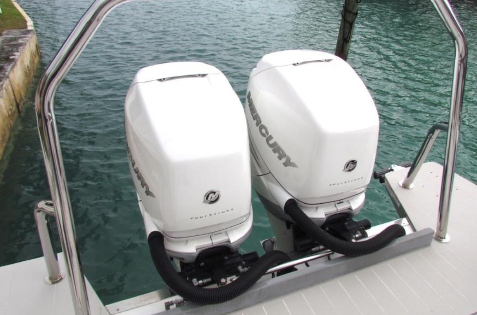 2018 Axopar 