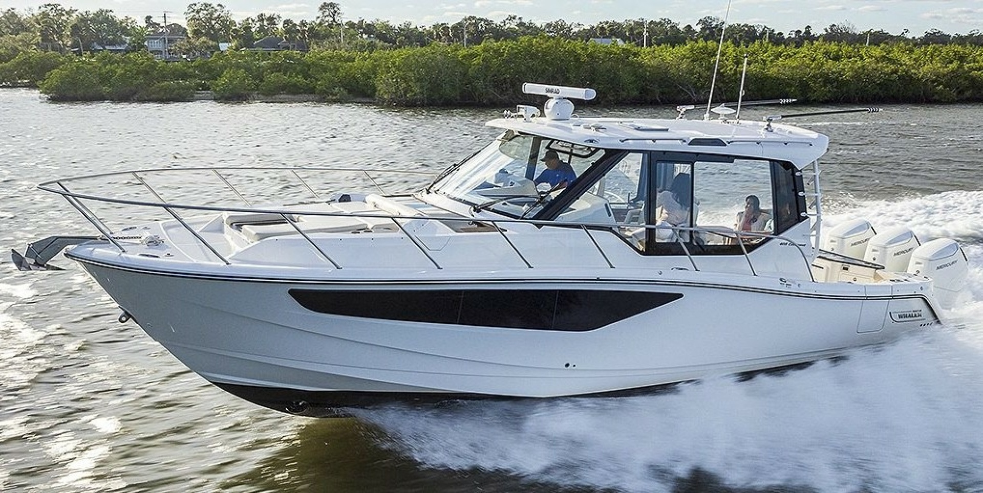 2021 Boston Whaler 405 Conquest