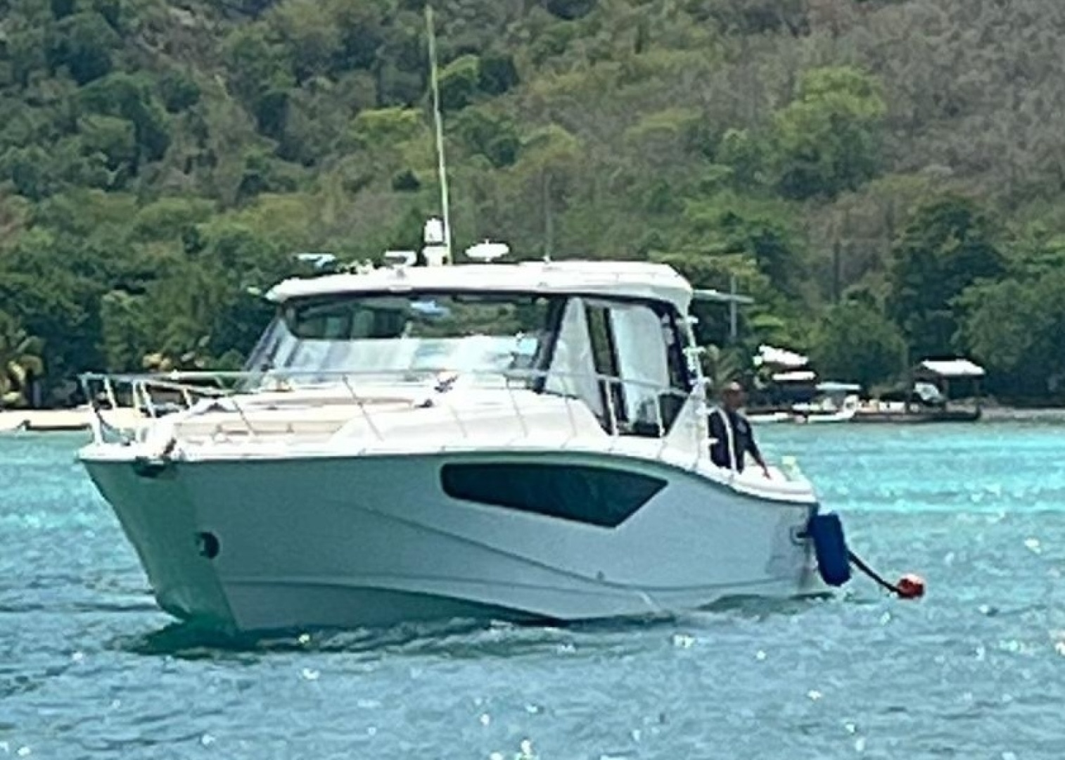 2021 Boston Whaler 405 Conquest