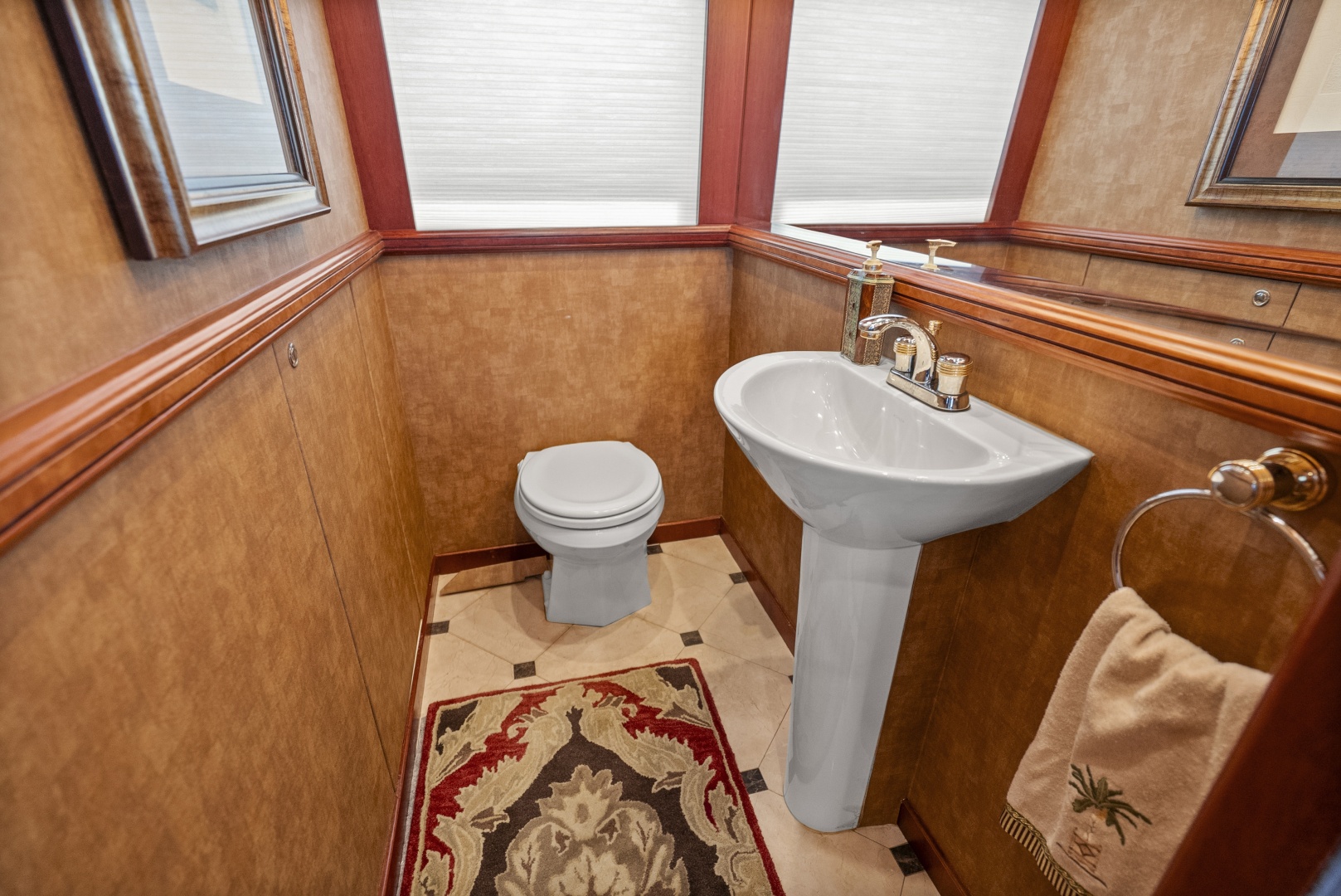 2004 Cheoy Lee Flybridge