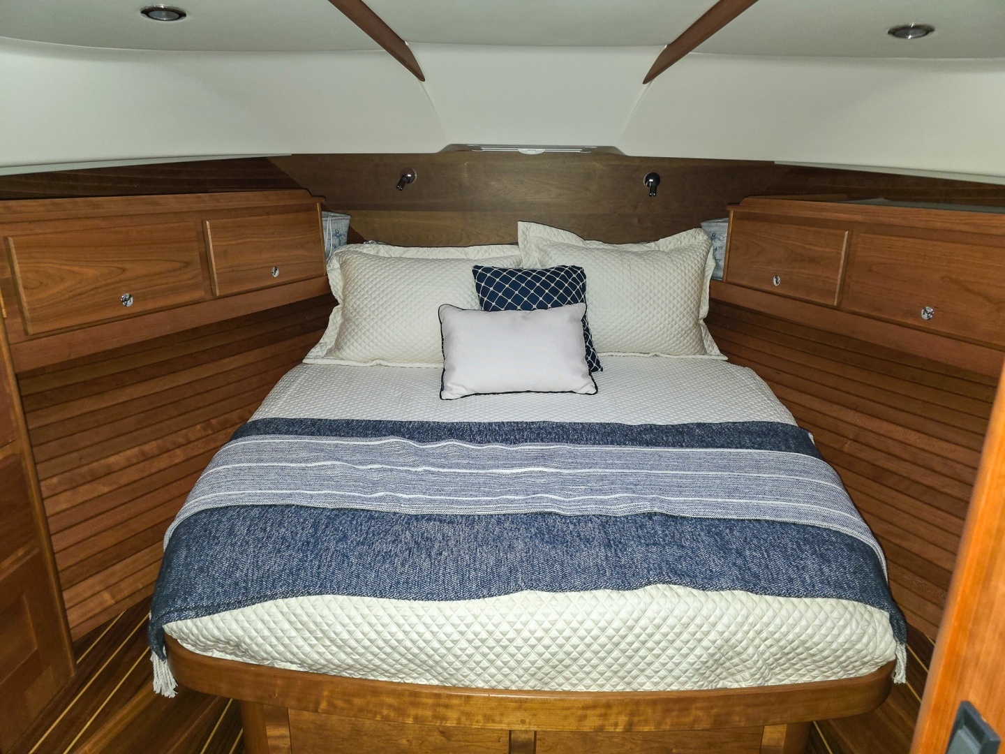 Sabre 43 Salon Express Yacht For Sale