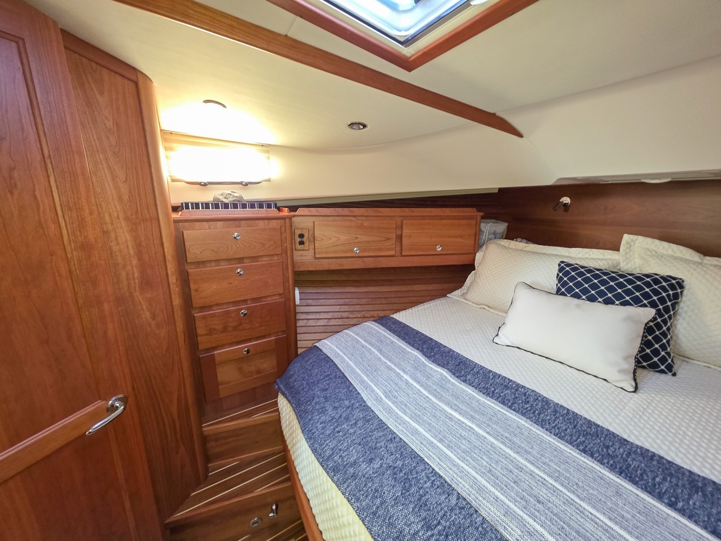Sabre 43 Salon Express Yacht For Sale