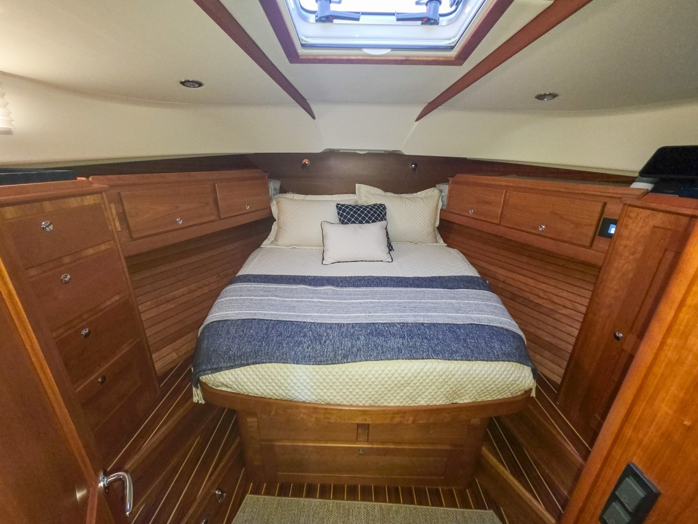 Sabre 43 Salon Express Yacht For Sale