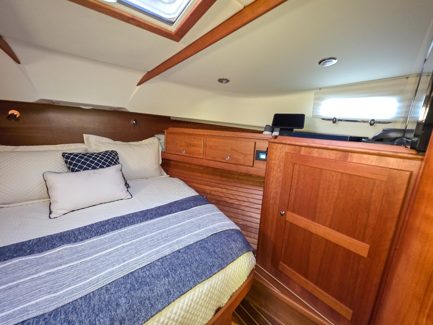 Sabre 43 Salon Express Yacht For Sale