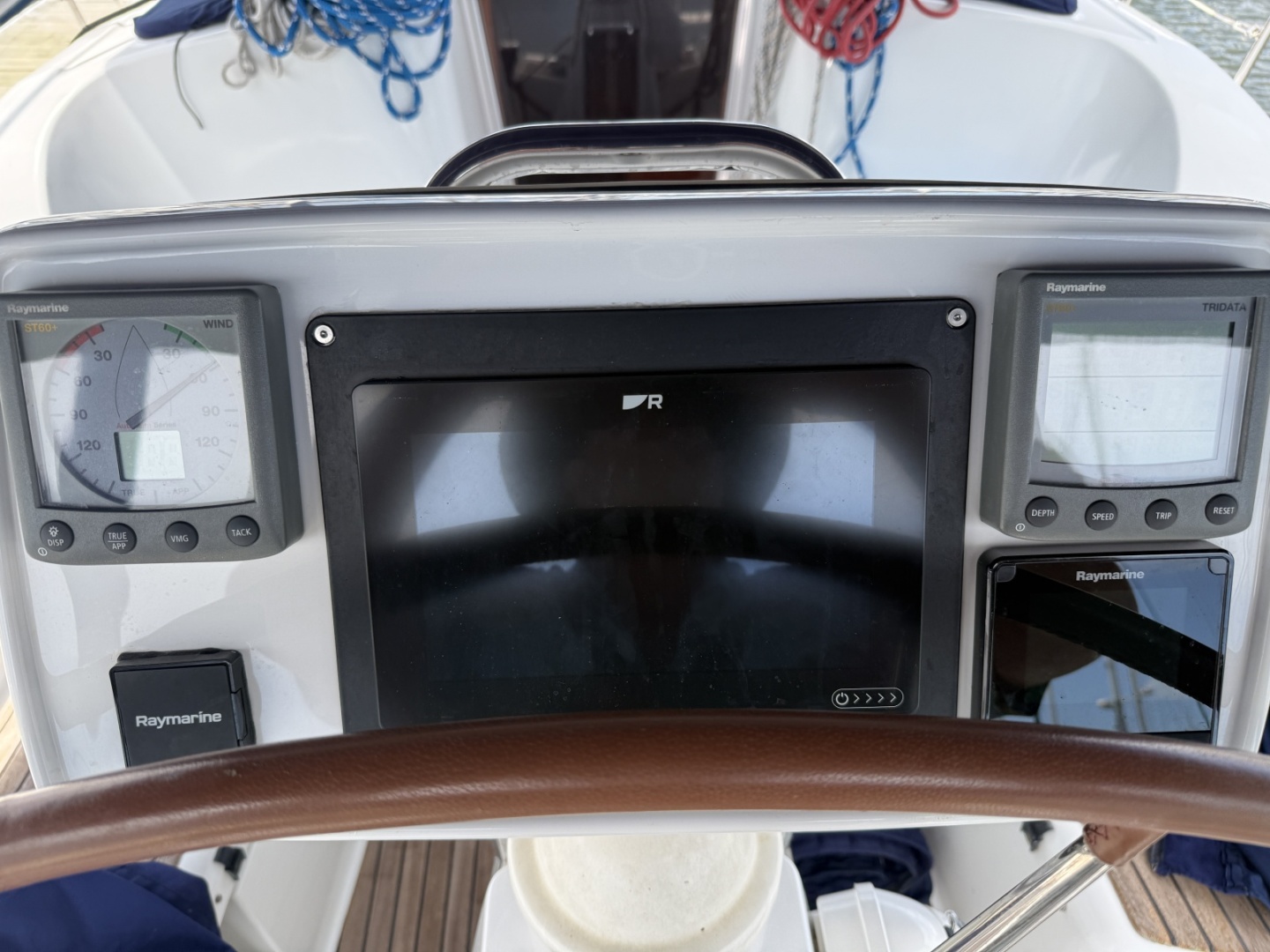 Bonkers 36ft Jeanneau Yacht For Sale