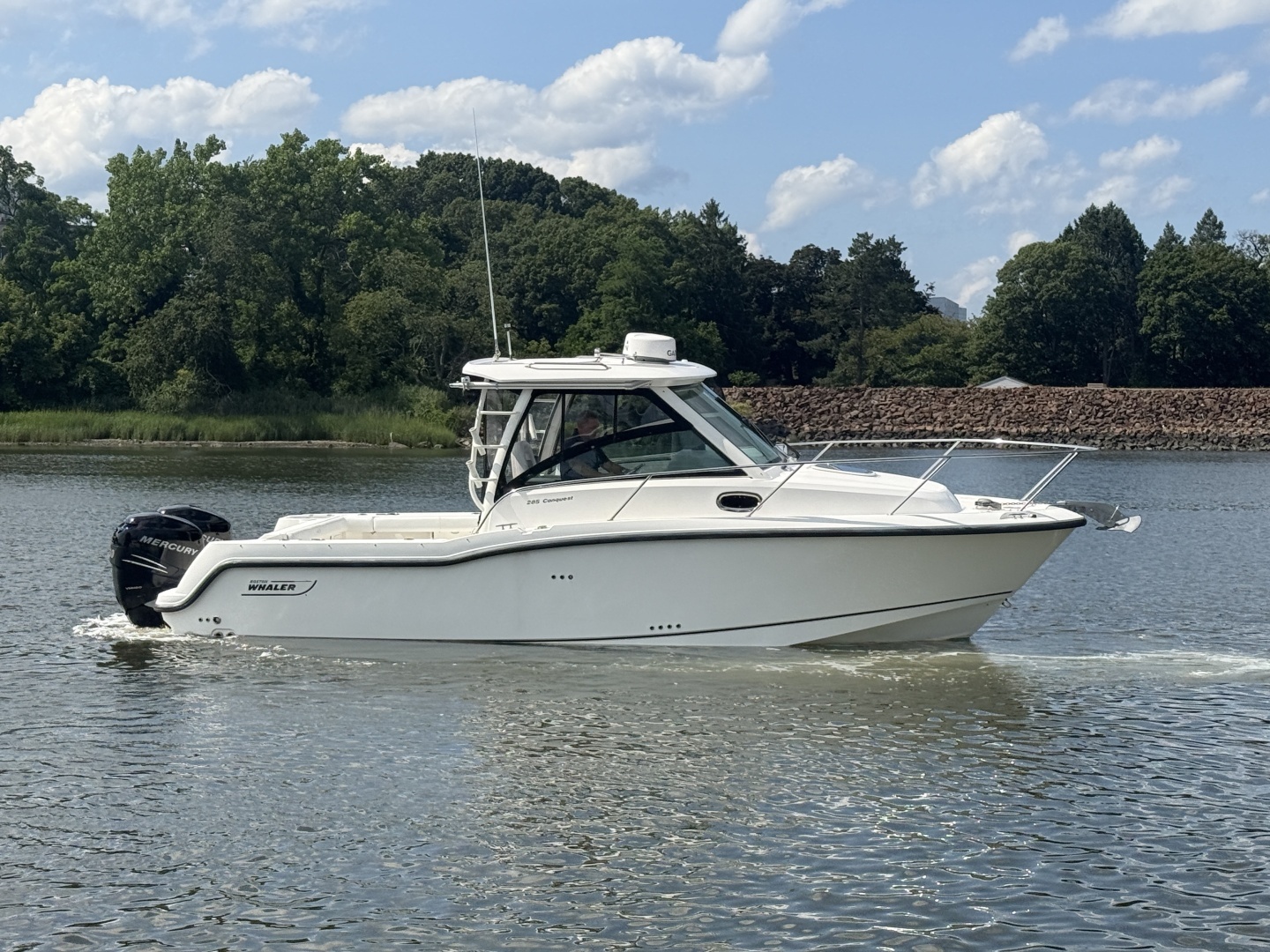 2013 Boston Whaler Conquest
