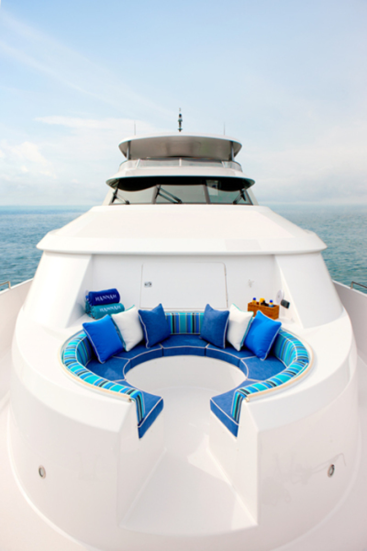Keyhole Seating