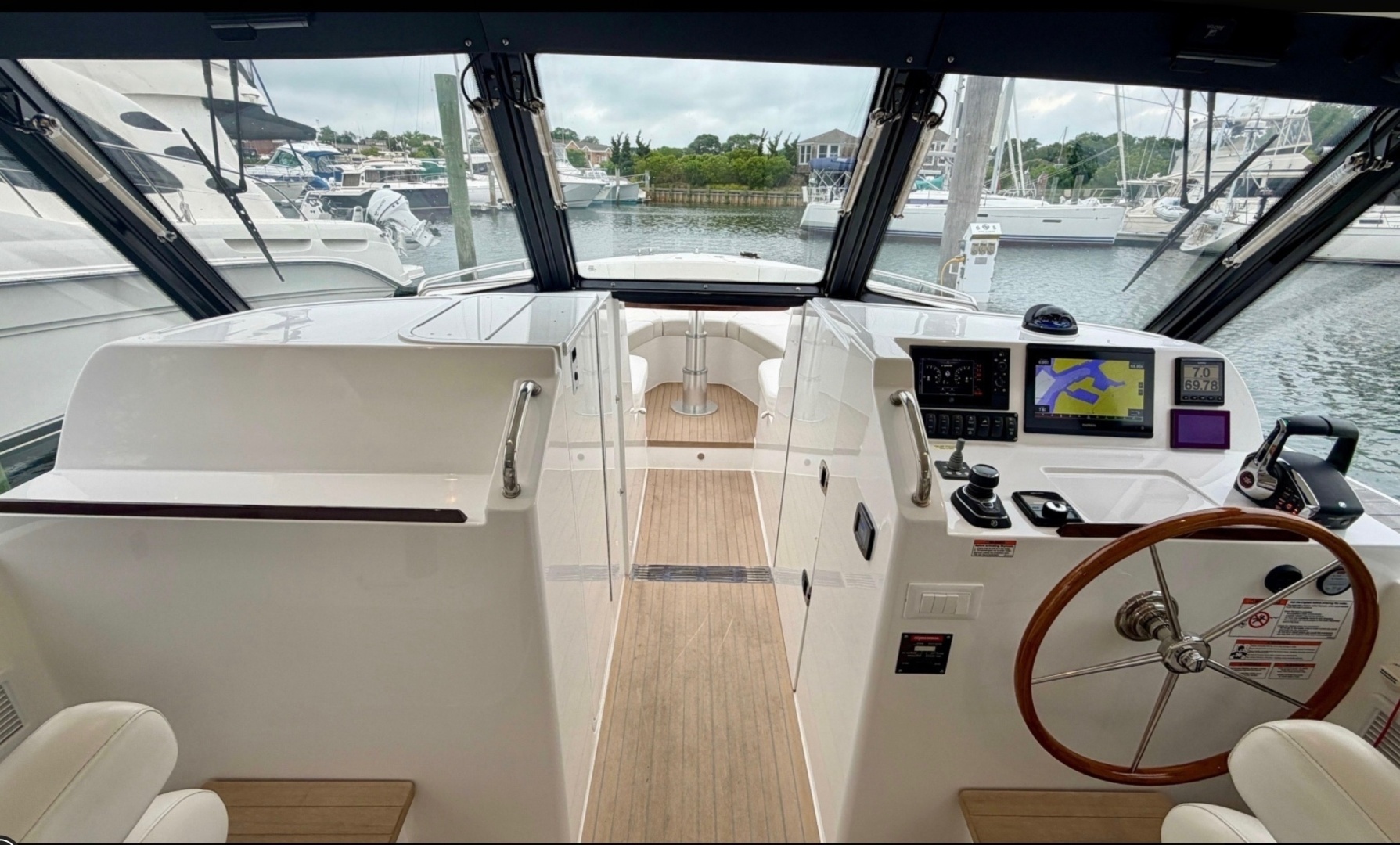MJM 3 Yacht For Sale