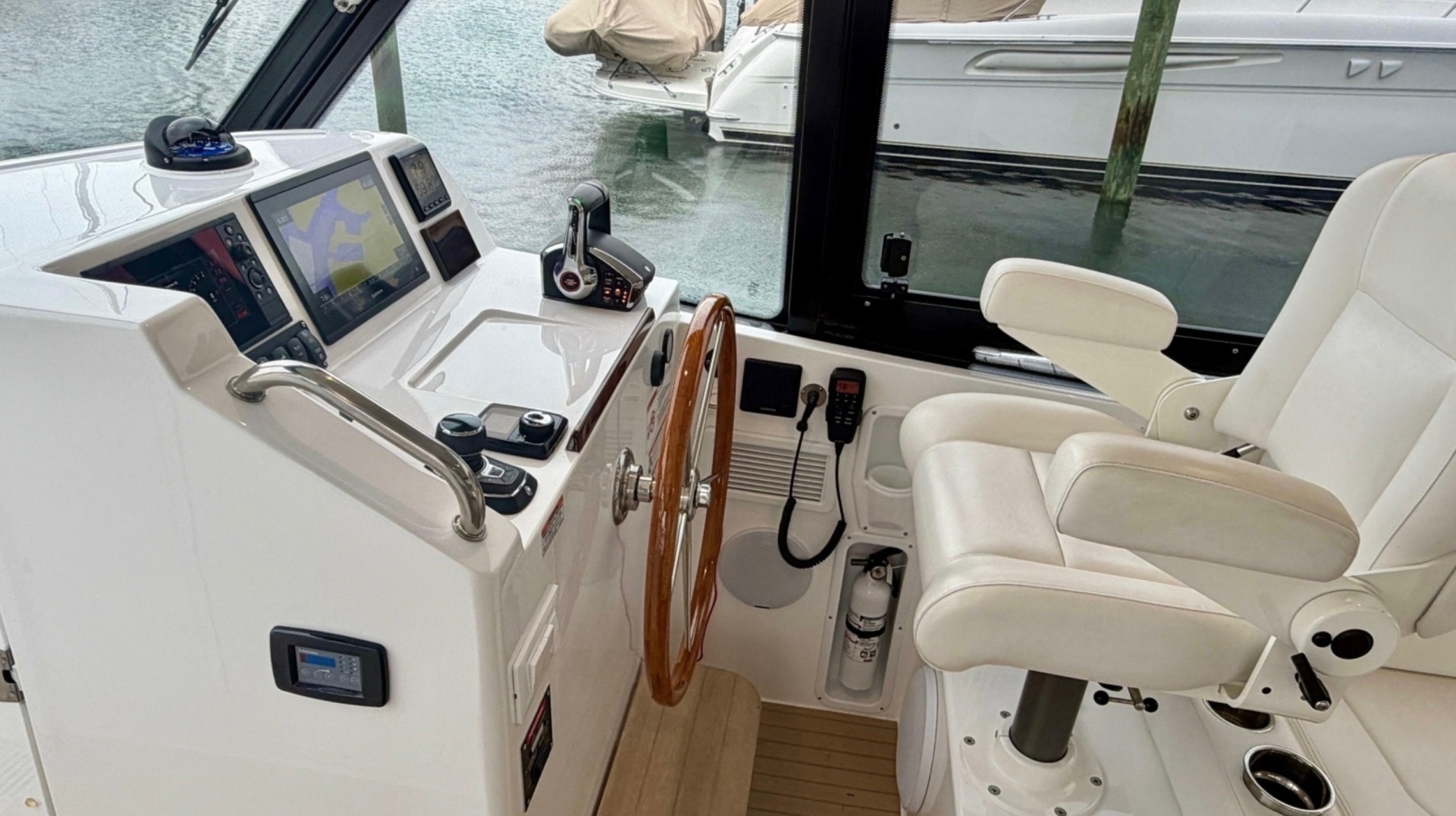 MJM 3 Yacht For Sale