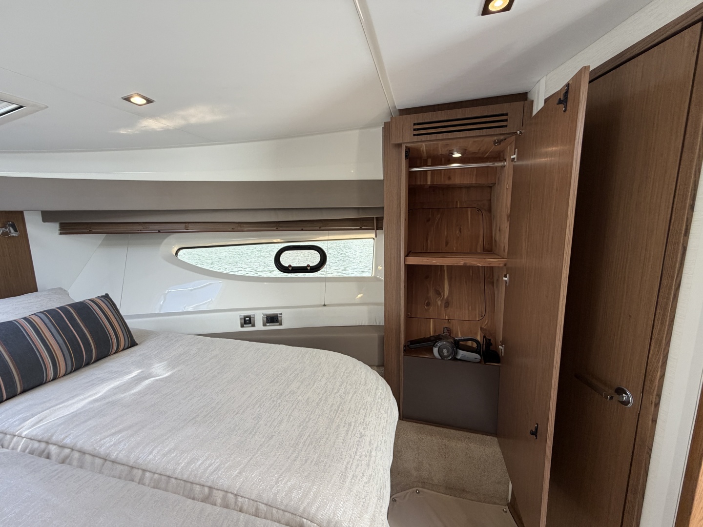 Today s Reward 46ft Sea Ray Yacht For Sale Today s Reward 46ft Sea Ray Yacht For Sale
