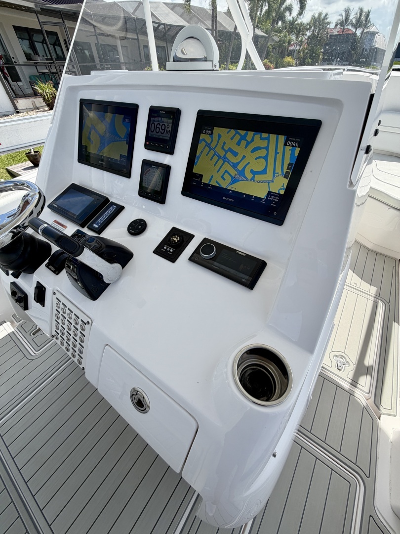 Intrepid 327 Cuddy 2020 Yacht For Sale