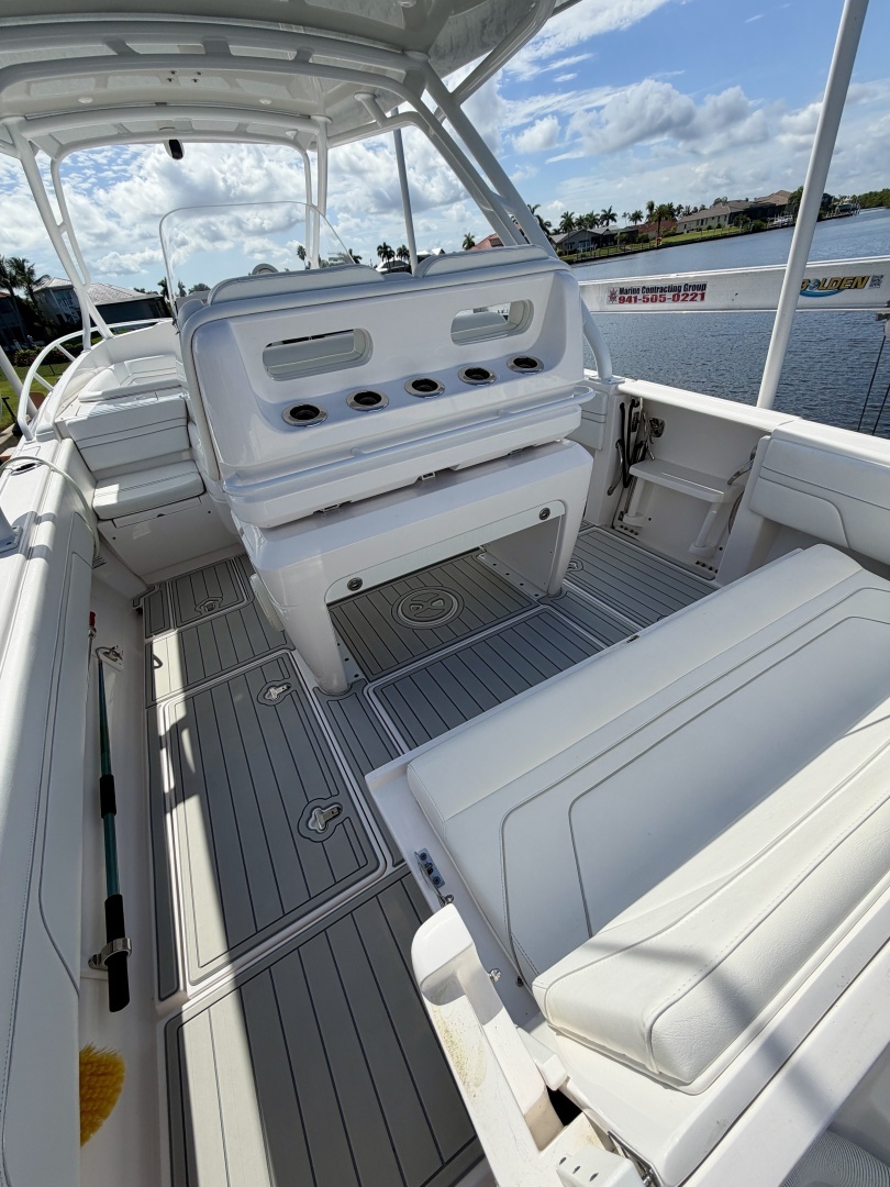 Intrepid 327 Cuddy 2020 Yacht For Sale