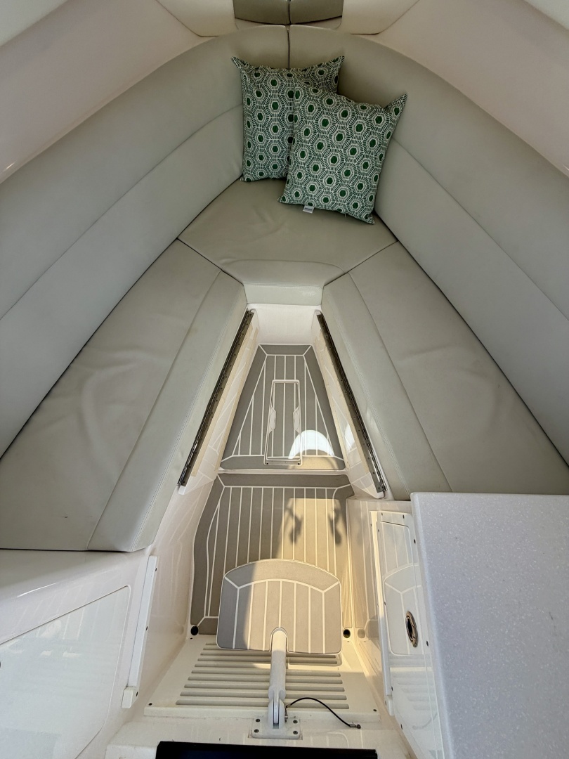 Intrepid 327 Cuddy 2020 Yacht For Sale