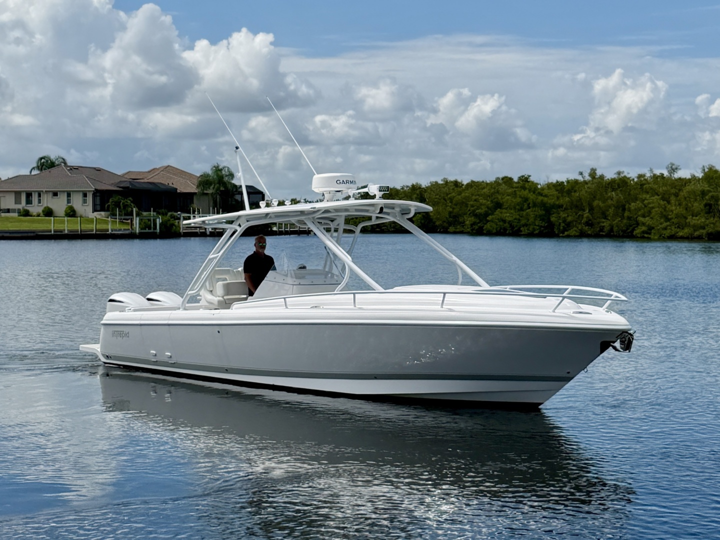 Intrepid 327 Cuddy 2020 Yacht For Sale