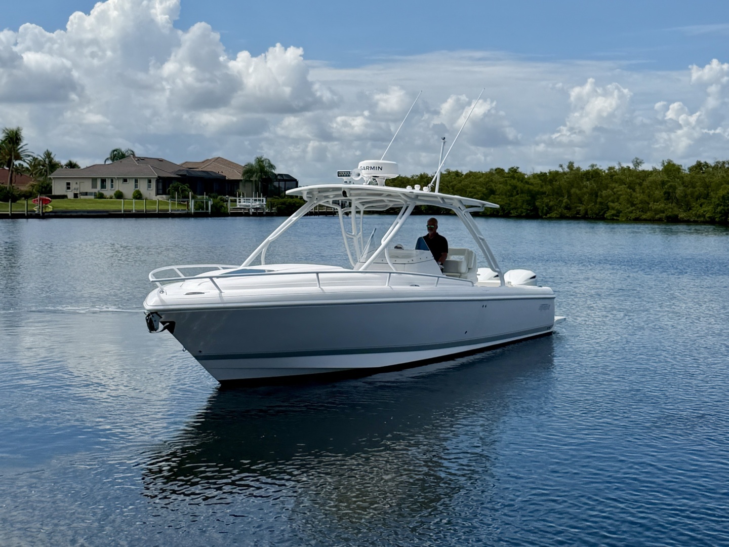 Intrepid 327 Cuddy 2020 Yacht For Sale