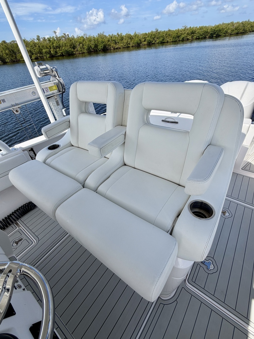 Intrepid 327 Cuddy 2020 Yacht For Sale