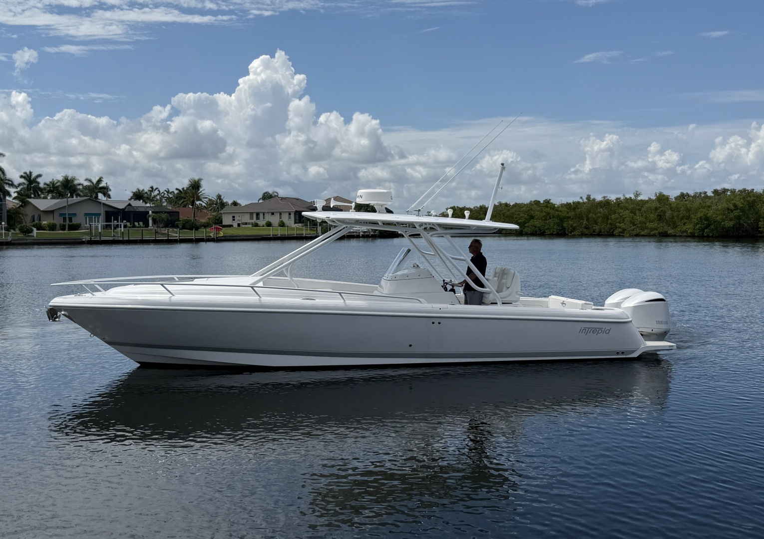 Intrepid 327 Cuddy 2020 Yacht For Sale