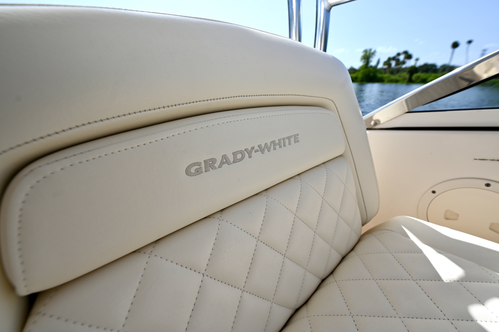2021 Grady-White 275 Freedom