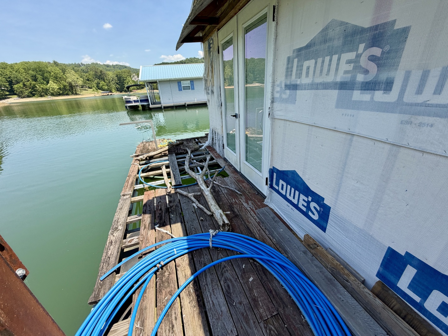 2000 Custom 22 x 30 Floating Cabin - Approx 660sqft
