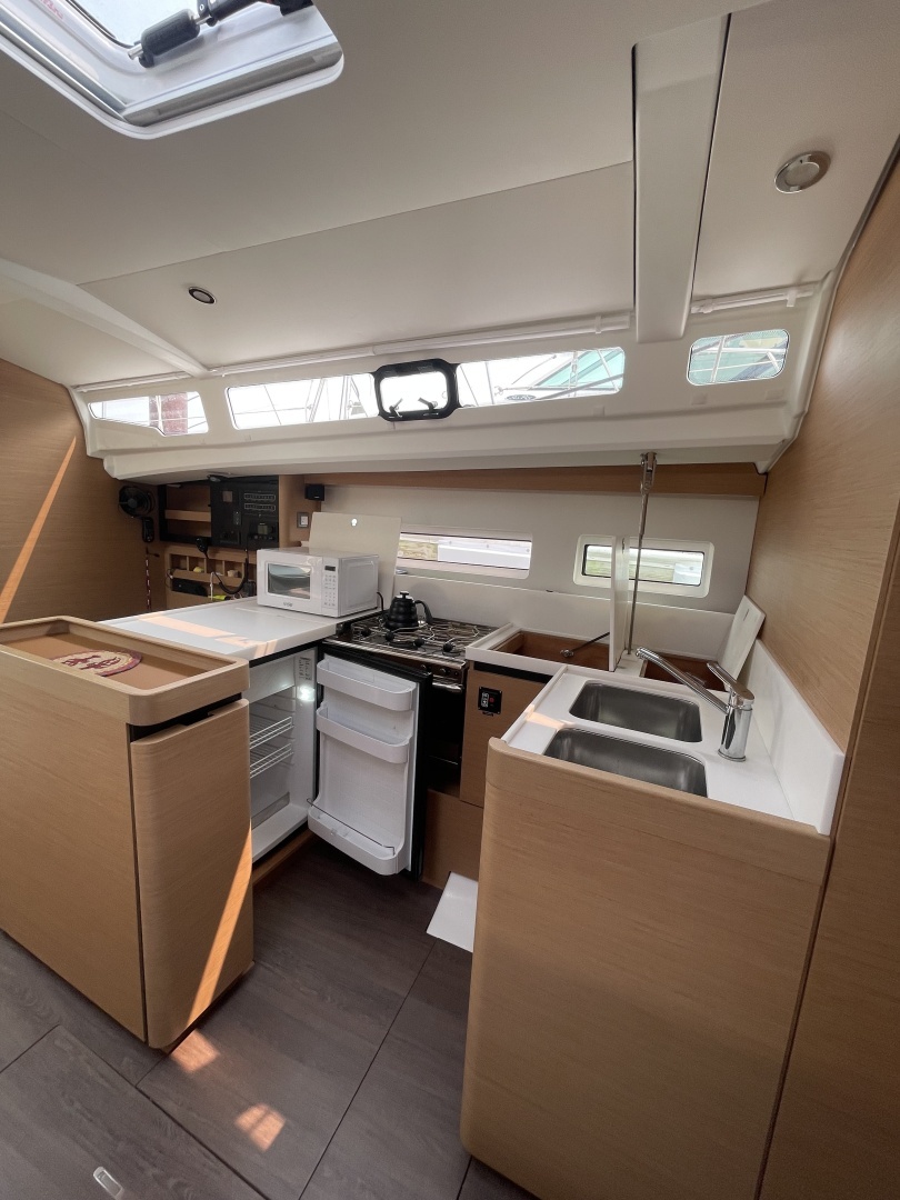 Jeanneau Sun Odyssey 440 Yacht For Sale