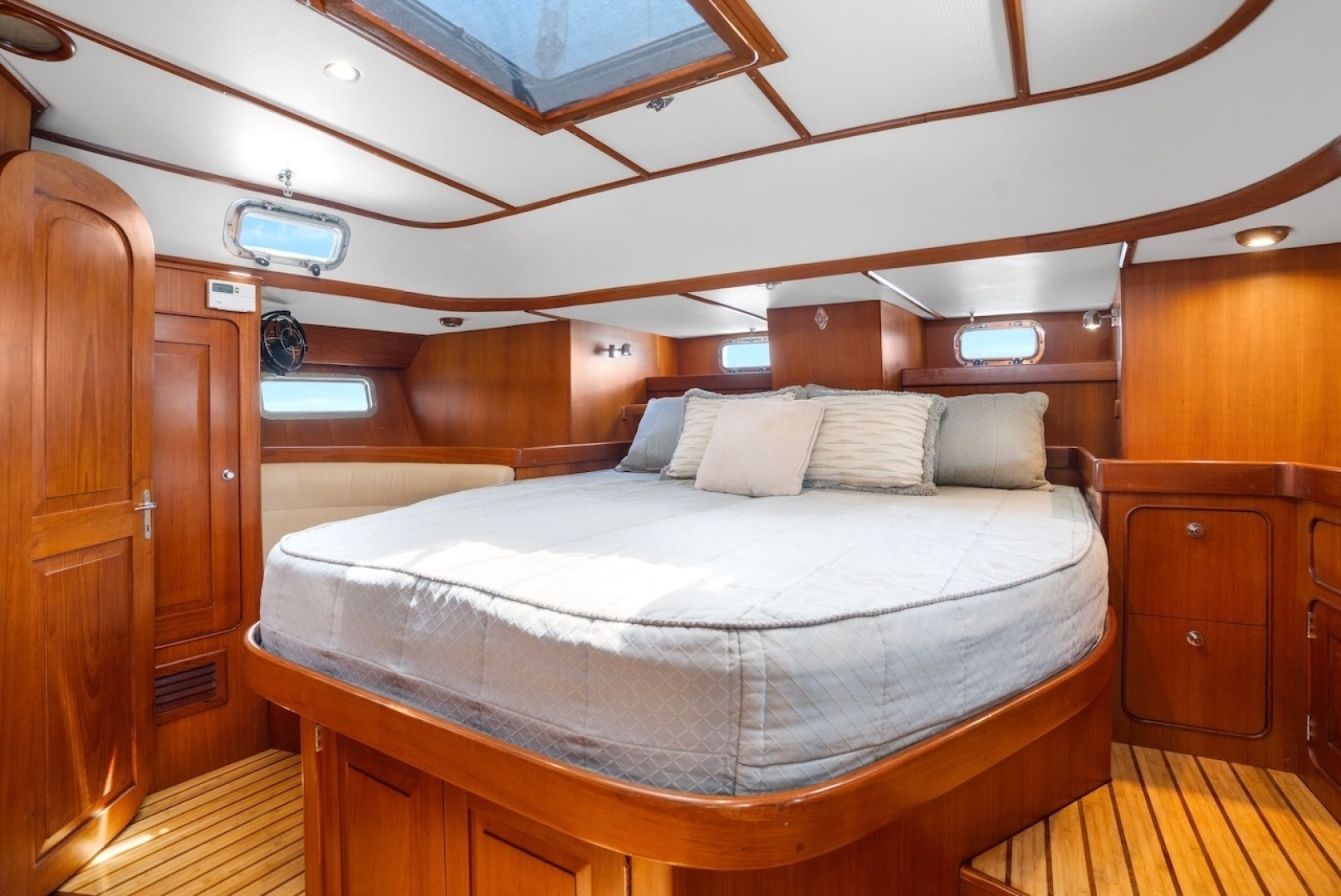 Hylas 54 Yacht For Sale