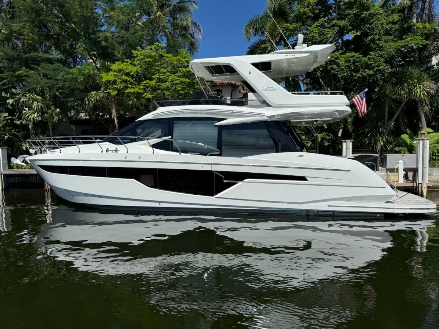 2021 Galeon 