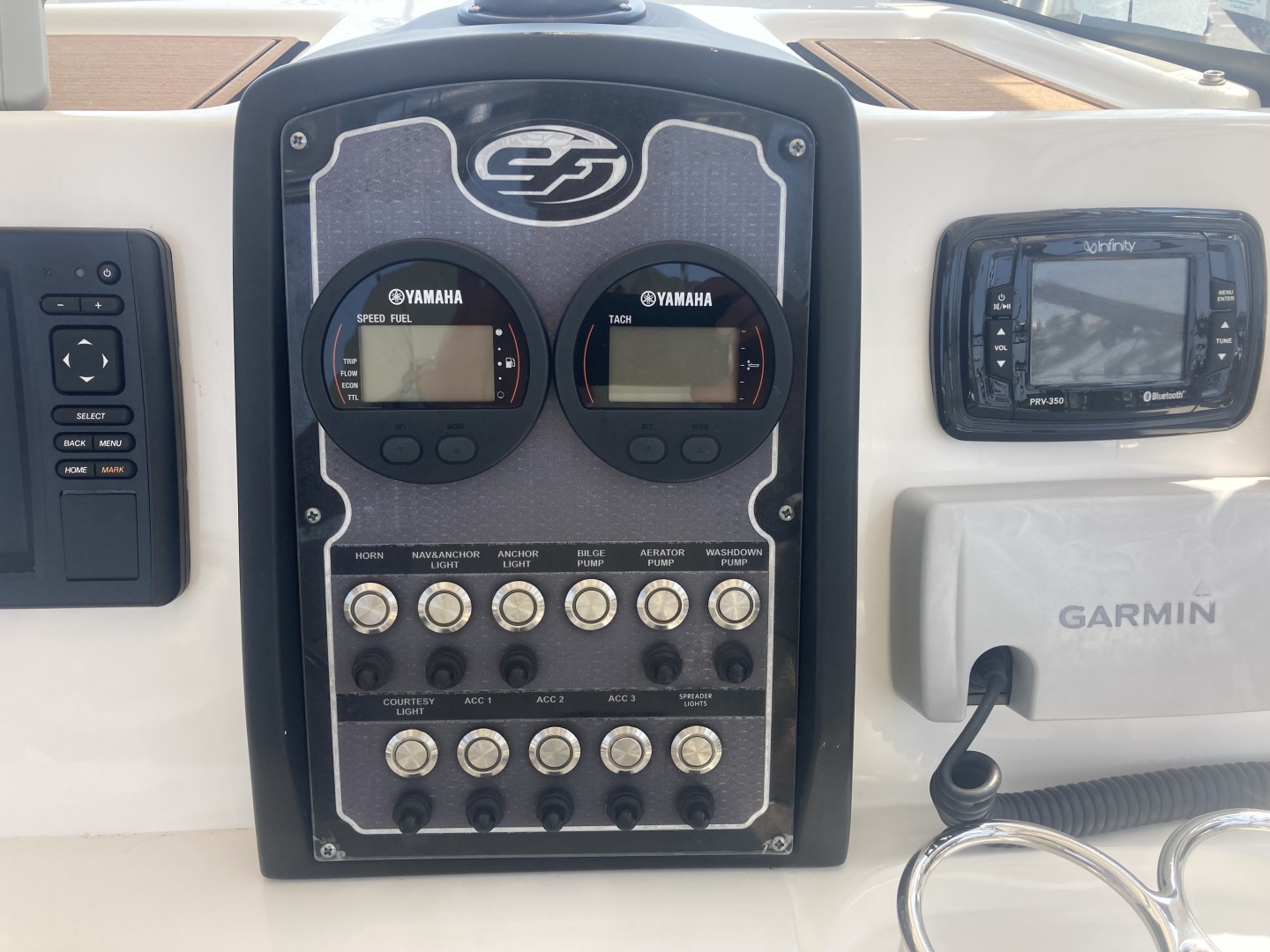 2016 Sea Fox 226 Commander