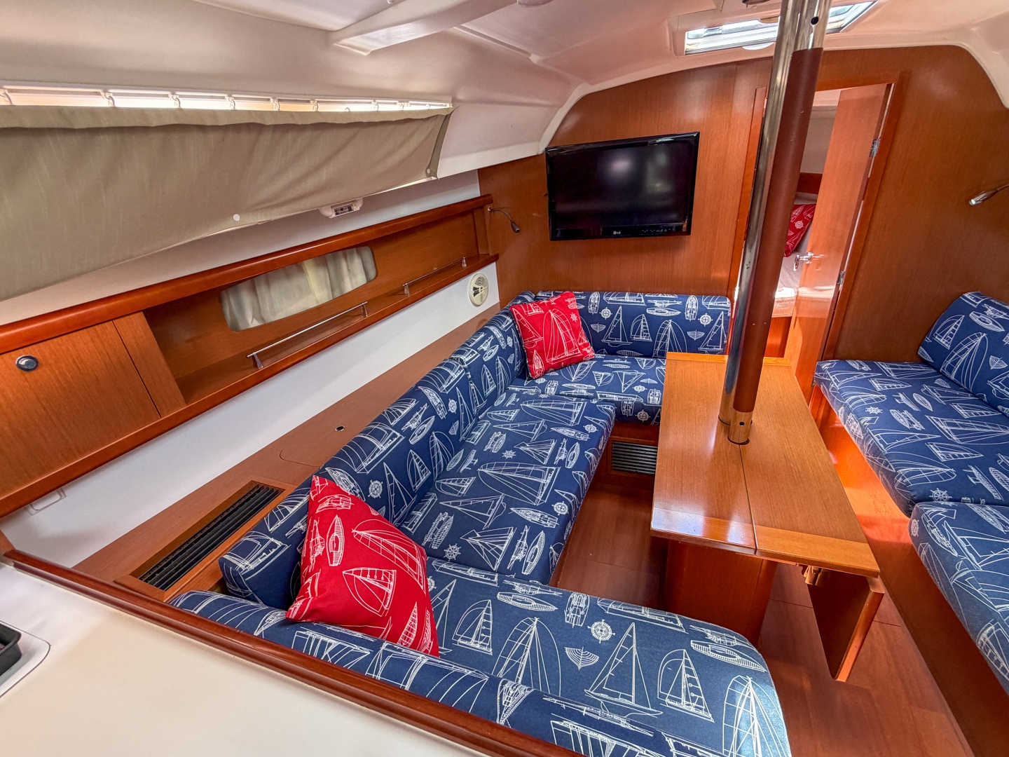Boat Pour 34ft Beneteau Yacht For Sale Boat Pour 34ft Beneteau Yacht For Sale