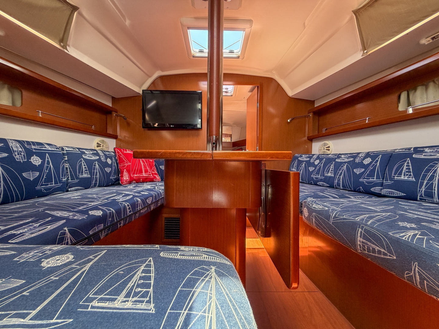 Boat Pour 34ft Beneteau Yacht For Sale Boat Pour 34ft Beneteau Yacht For Sale