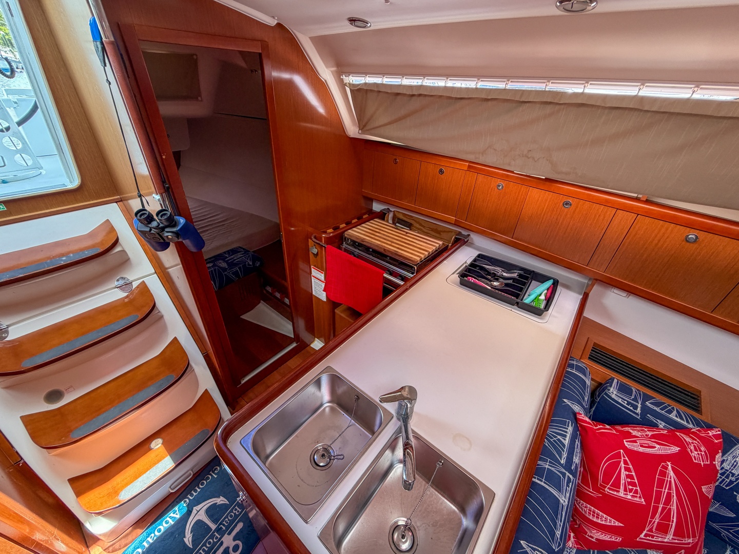 Boat Pour 34ft Beneteau Yacht For Sale Boat Pour 34ft Beneteau Yacht For Sale
