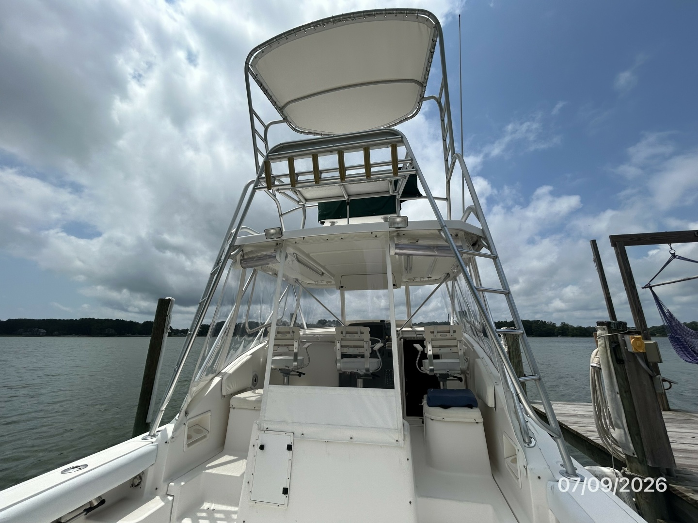 30' Pursuit cockpit forward