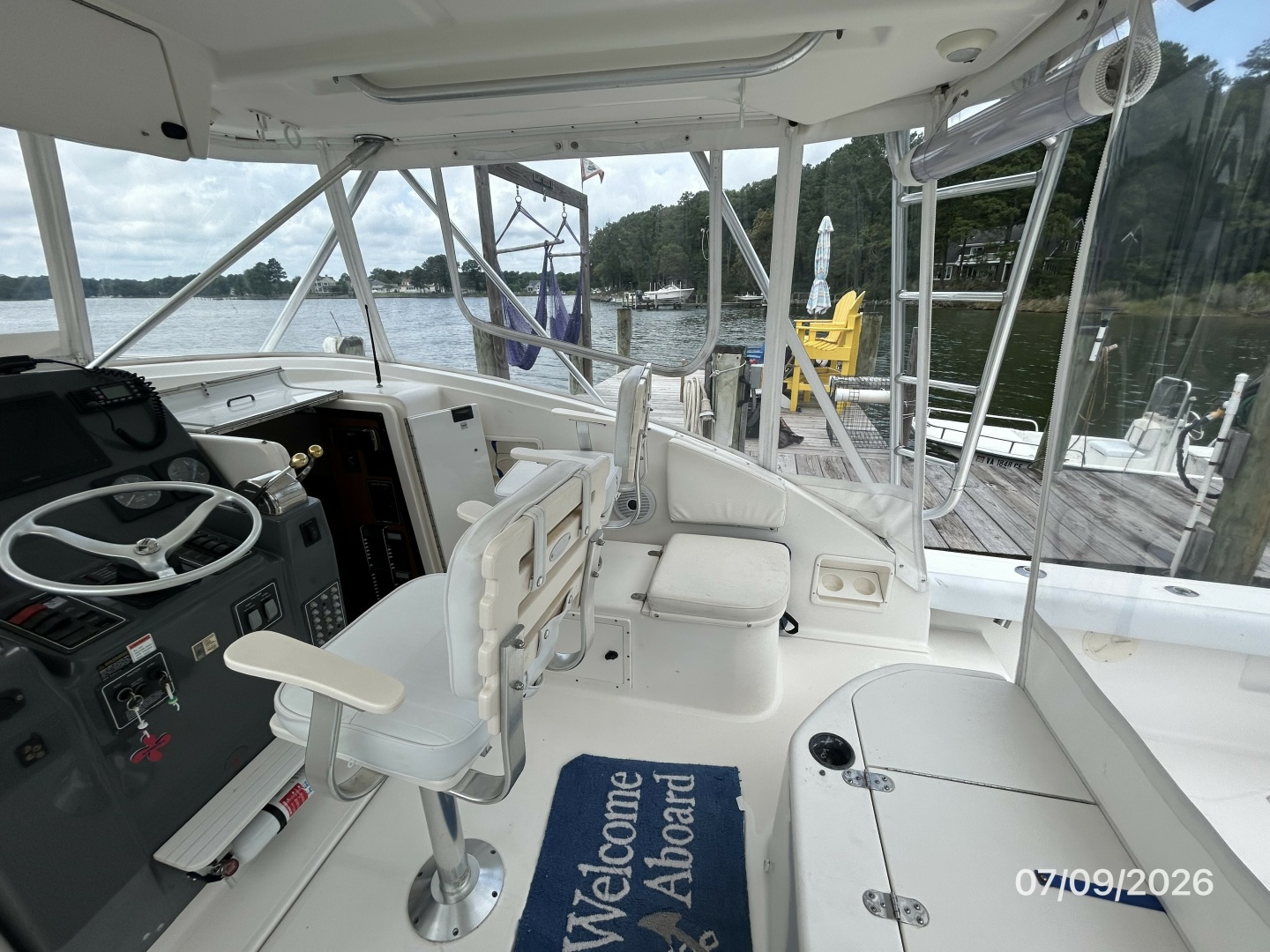 30' Pursuit upper deck starboard