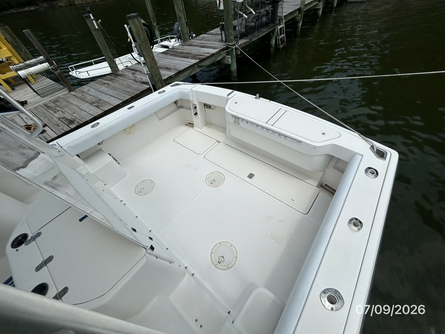 30' Pursuit cockpit2
