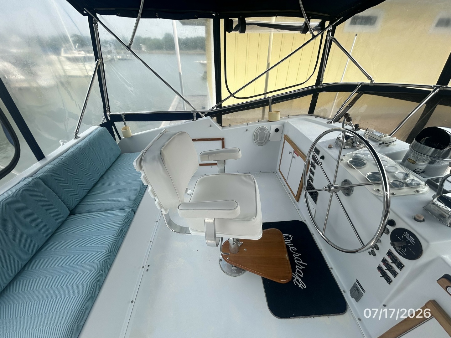 48' Hatteras flybridge port