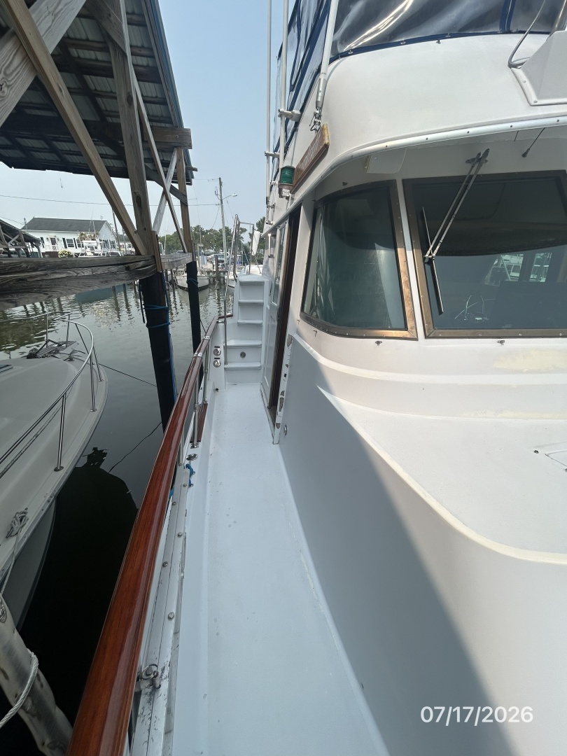 Overdraft 48ft Hatteras Yacht For Sale