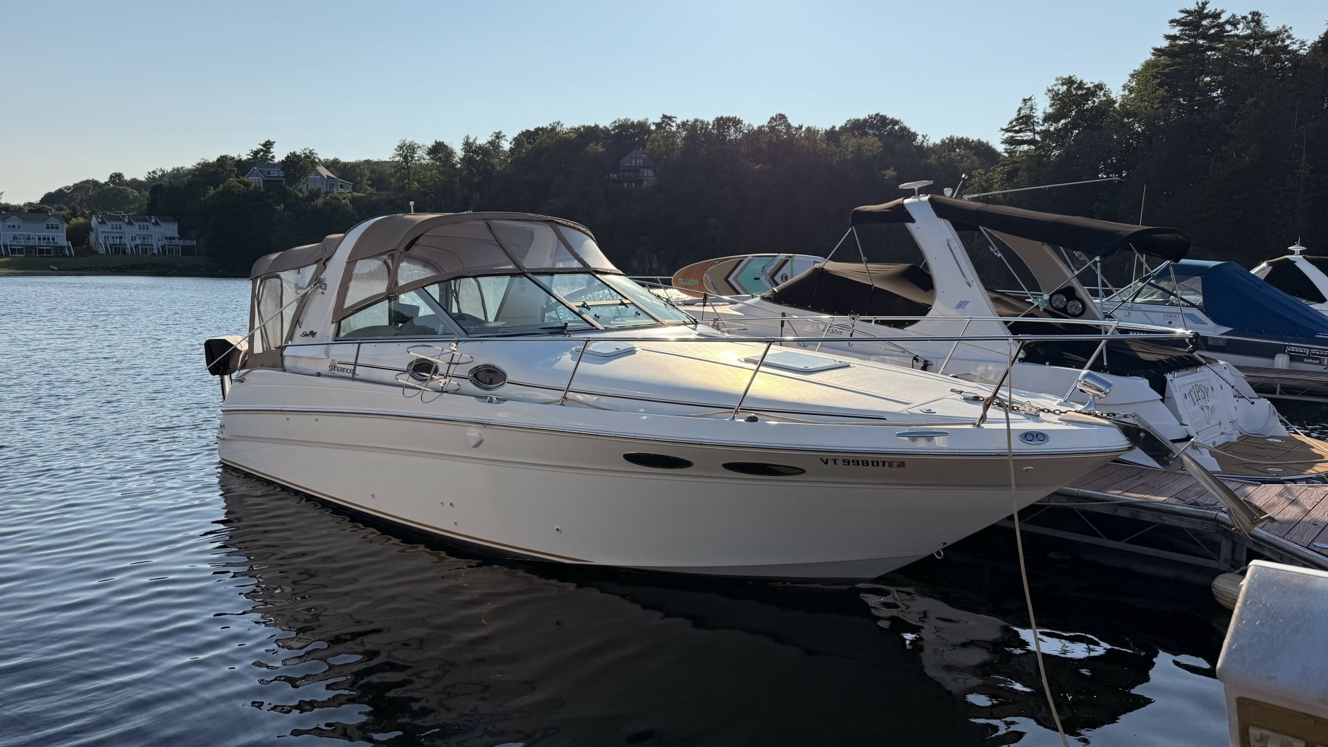 2001 Sea Ray  "MAKING MEMORIES"