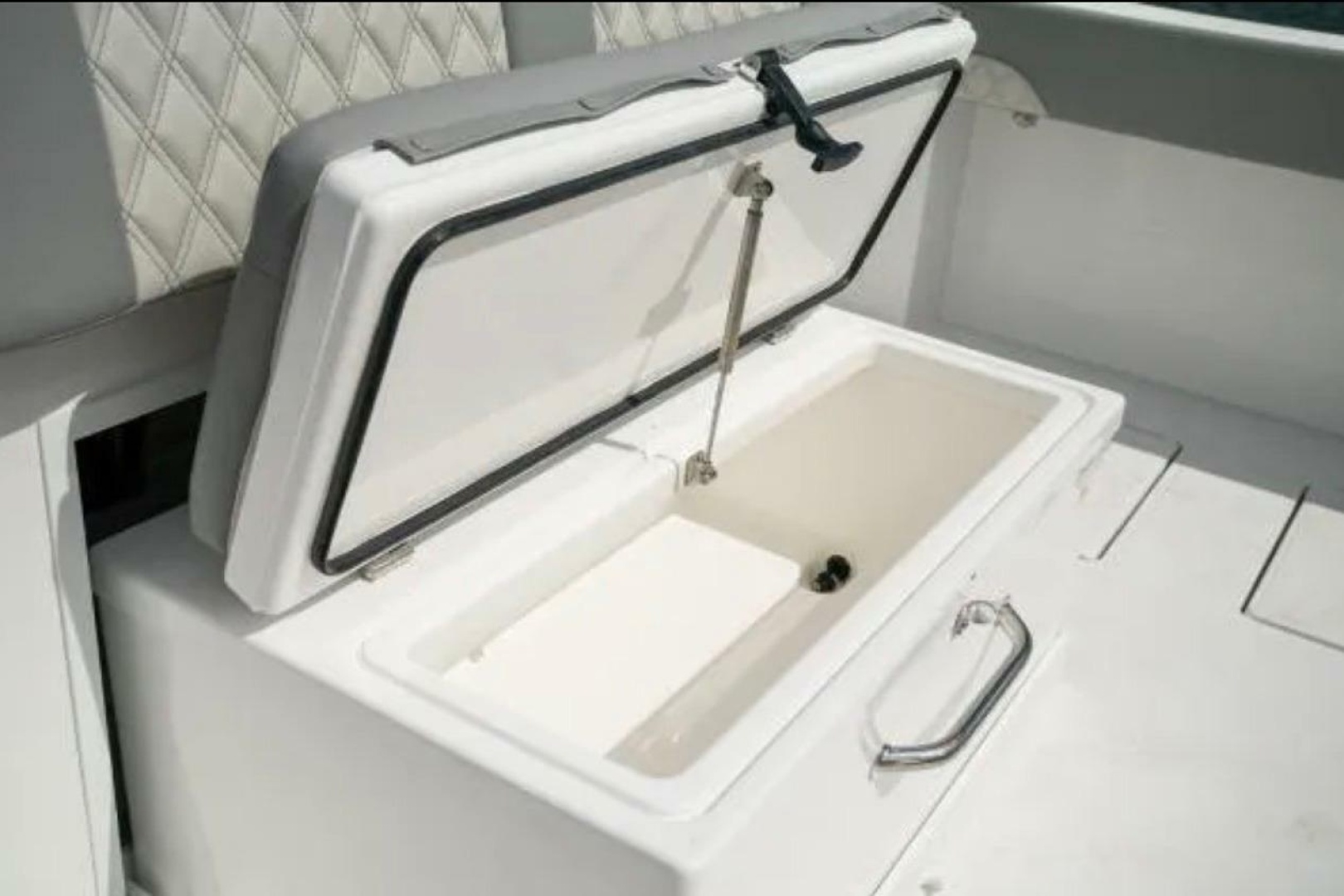 Front Runner 37 Catamaran Yacht For Sale