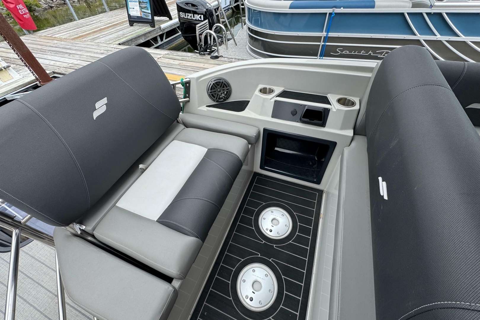 27ft Starcraft Yacht For Sale