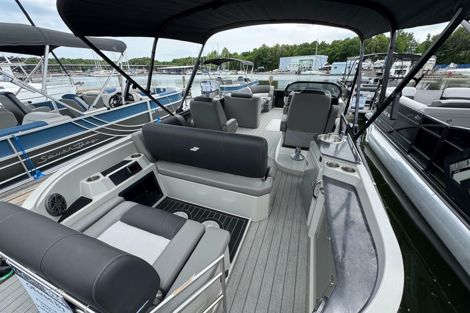 27ft Starcraft Yacht For Sale