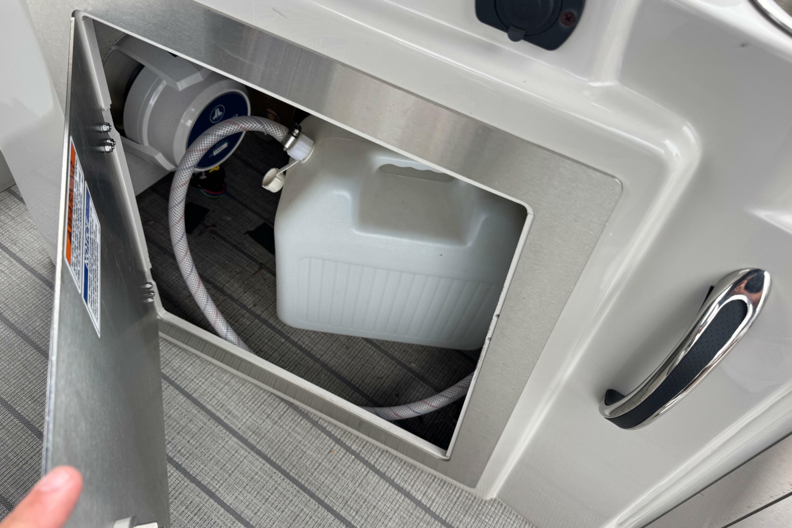 27ft Starcraft Yacht For Sale