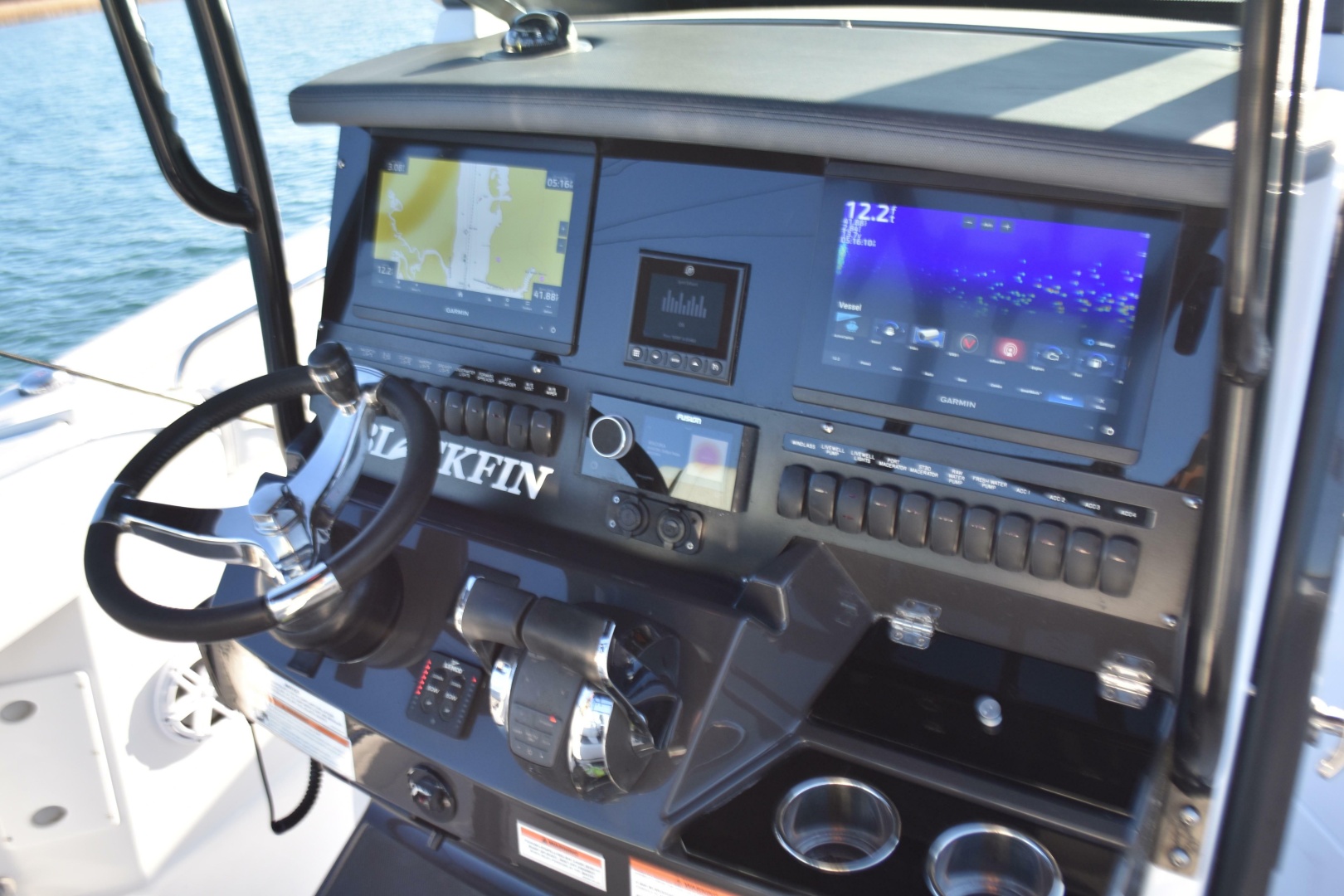 2022 Blackfin 272 CC