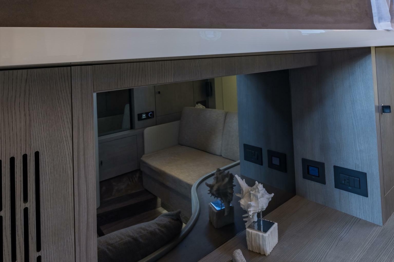 Cranchi A46 Luxury Tender — BELLA - Photo 62
