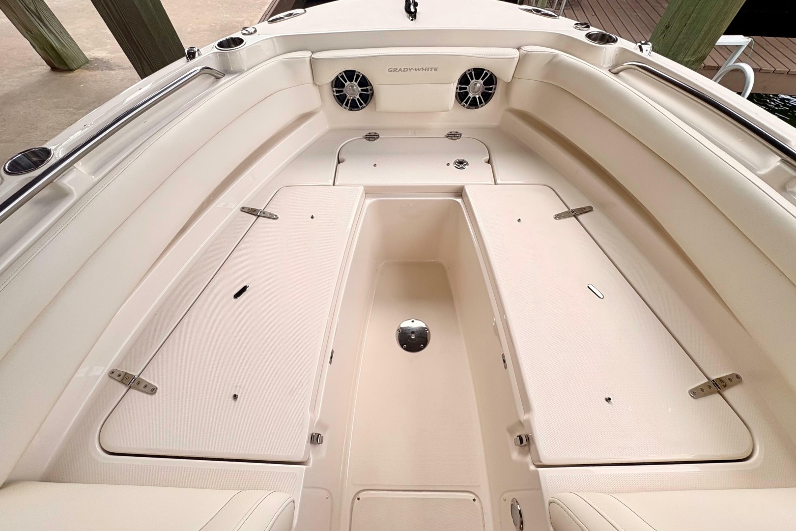 24ft Grady White Yacht For Sale