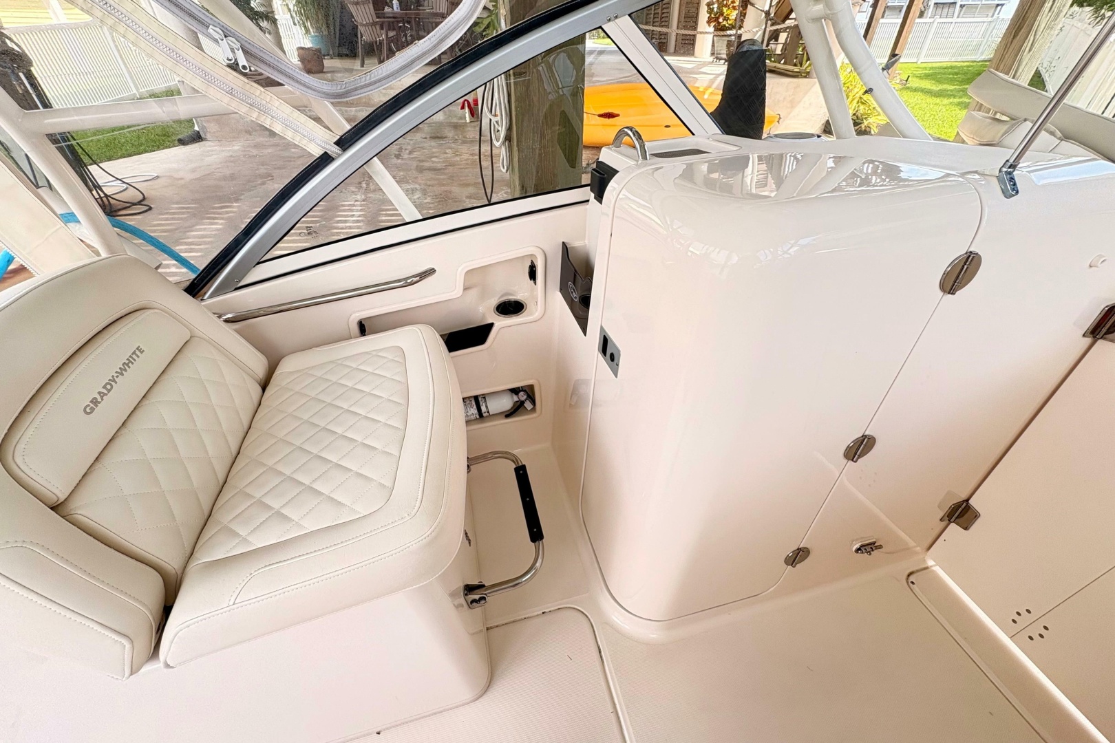 24ft Grady White Yacht For Sale