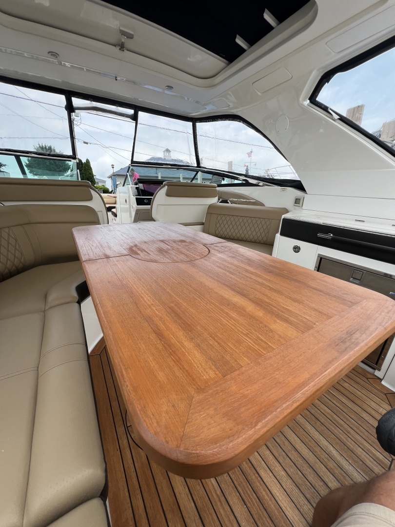 Sea Ray 350 SLX Yacht For Sale