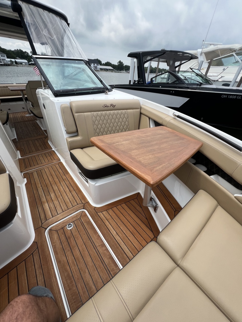 FUN DREAM 35ft Sea Ray Yacht For Sale